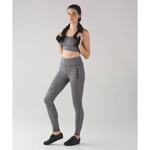 Lululemon Run It Out Tight Power Luxtreme Ripple Jacquard Black White Size 4 D7 - Picture 1 of 15